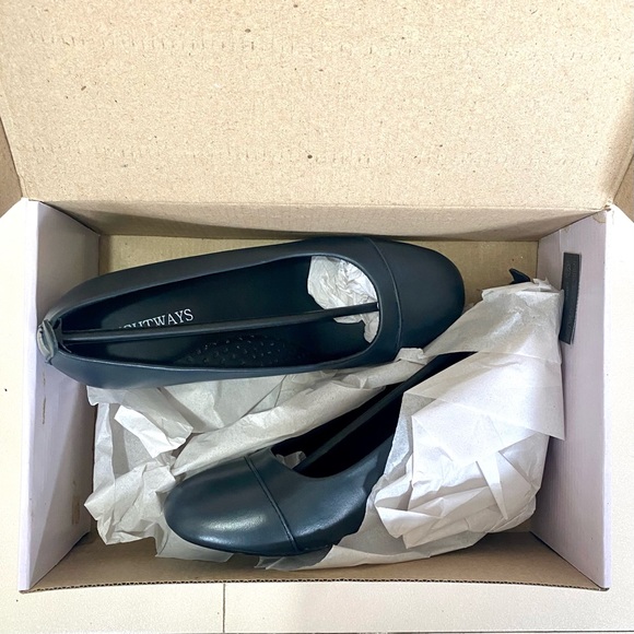 👠 Brand New Women Black Solid Cabin Crew Pumps/Block heels! Size: 38 - Picture 4 of 9